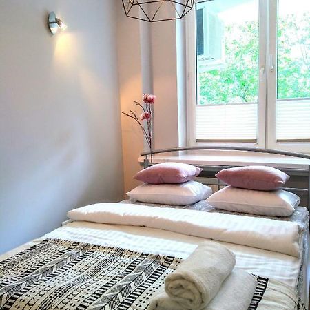 Chill & Explore By Cooee Apartments Varsóvia Exterior foto