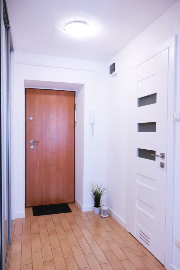 Chill & Explore By Cooee Apartments Varsóvia Exterior foto